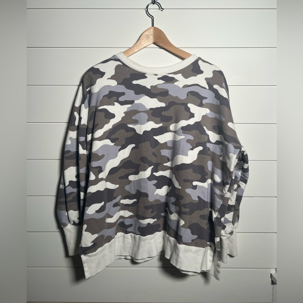 Nordstrom brand Caslon Sweatshirt in Blue & Gray Camo